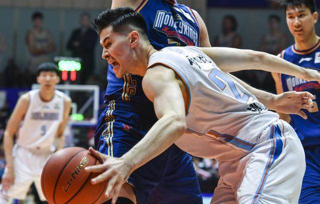 半岛体育-【话题】CBA新赛季惨案频现 强弱差距为何再度扩大？