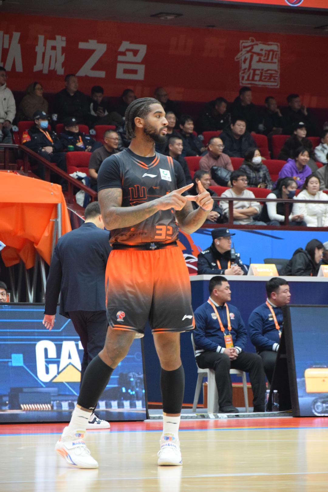 半岛体育APP-邱彪遇旧主！16日晚迎战浙江，高速男篮剑指三连胜