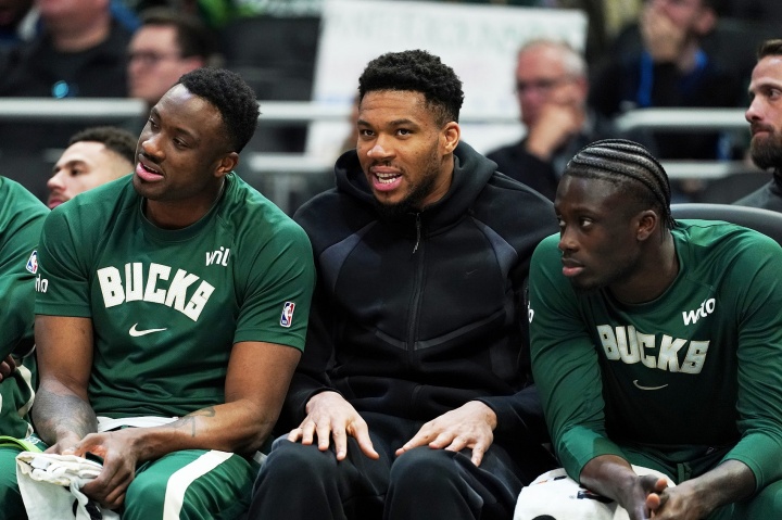 半岛体育-Shams：字母哥目标是三兄弟一起登场 创NBA历史！